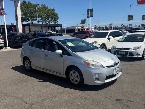 Used 2011 Toyota Prius Two FWD image 2