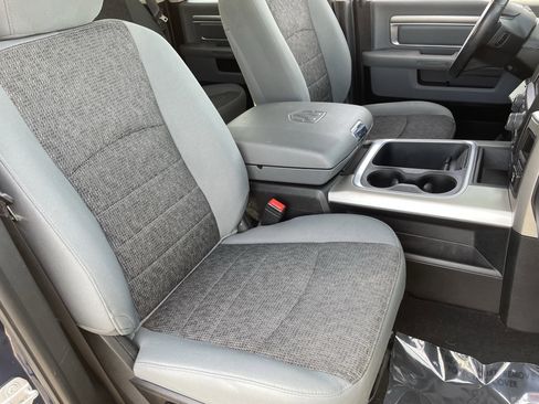 Certified 2020 RAM 1500 Classic SLT w/ Luxury Group image 9