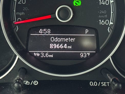 Used 2018 Volkswagen Beetle 2.0T S FWD image 23