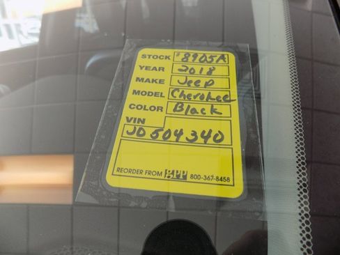 Certified 2018 Jeep Cherokee Limited w/ Technology Group image 36