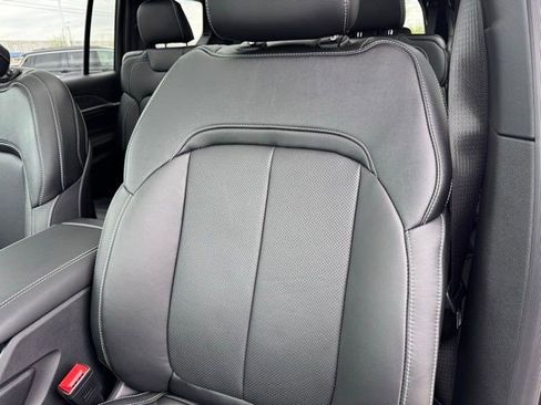 New 2026 Jeep Grand Cherokee L Limited AWD/4WD image 32