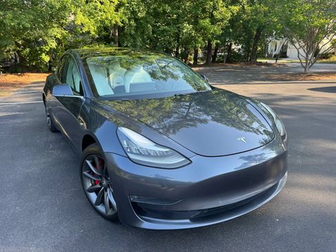 Used 2018 Tesla Model 3 Long Range AWD/4WD image 2