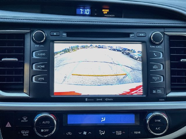 Used 2017 Toyota Highlander XLE AWD/4WD image 14