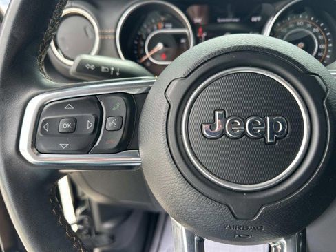 Used 2022 Jeep Gladiator Overland AWD/4WD image 24