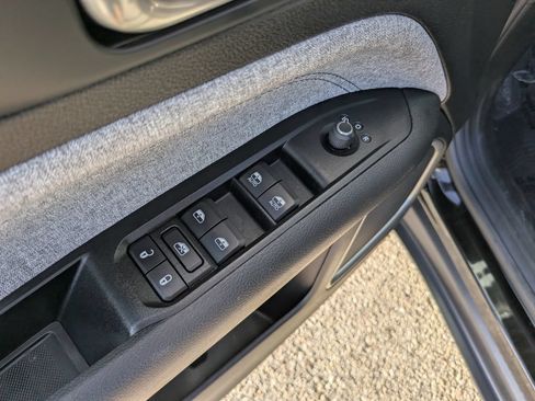 Used 2022 Jeep Compass Latitude FWD image 17