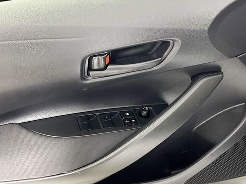 Used 2022 Toyota Corolla LE image 17