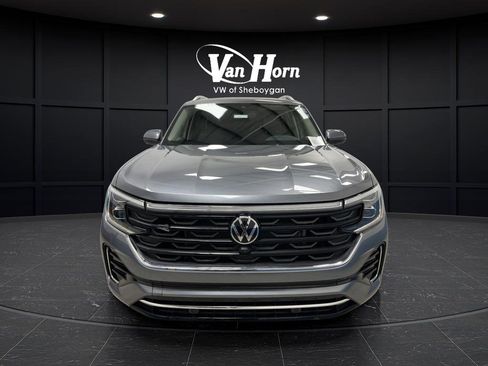 Used 2024 Volkswagen Atlas SEL Premium R-Line image 12