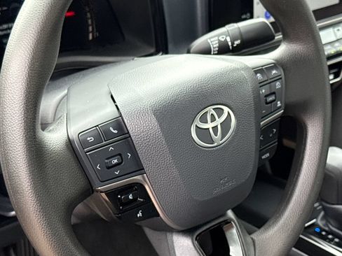 Used 2026 Toyota Camry LE FWD image 29