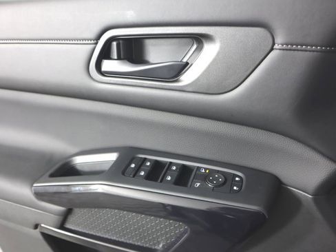 New 2025 Nissan Pathfinder SV w/ Cargo Package image 14