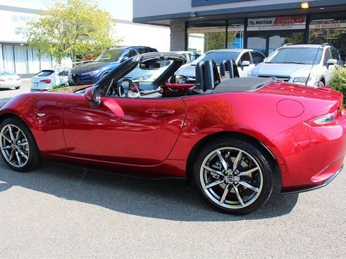 Used 2022 MAZDA MX-5 Miata Grand Touring RWD image 5