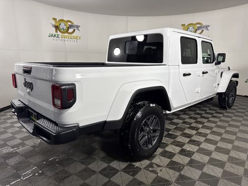 New 2026 Jeep Gladiator Sport image 10