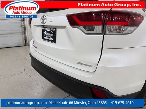 Used 2019 Toyota Highlander SE AWD/4WD image 12