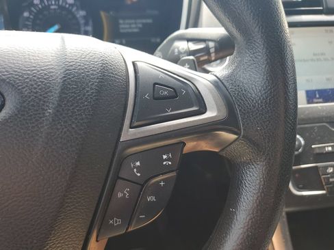 Used 2019 Ford Fusion SE FWD image 20
