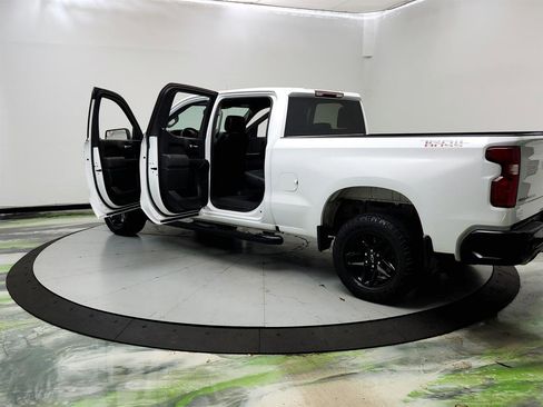 Used 2020 Chevrolet Silverado 1500 Custom Trail Boss w/ Custom Convenience Package AWD/4WD image 11