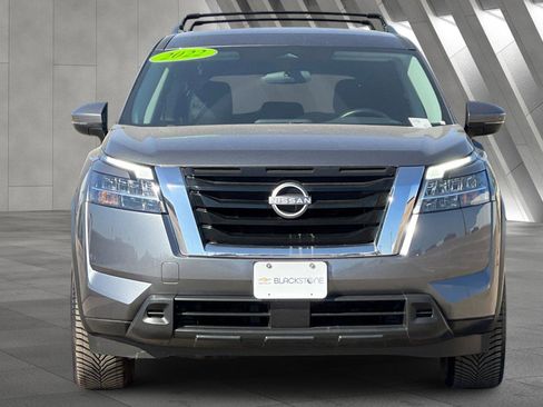 Used 2022 Nissan Pathfinder SV image 9