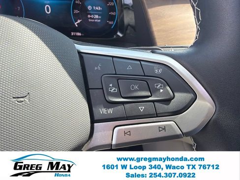Used 2024 Volkswagen Atlas SE w/ Panoramic Sunroof Package FWD image 17