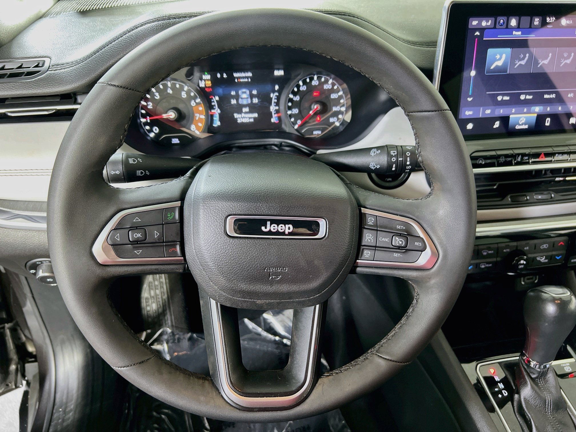 Used 2023 Jeep Compass Limited w/ Sun and Sound Group AWD/4WD image 11