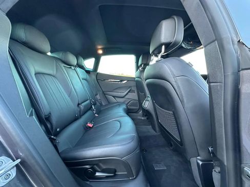 Used 2020 Maserati Levante image 13