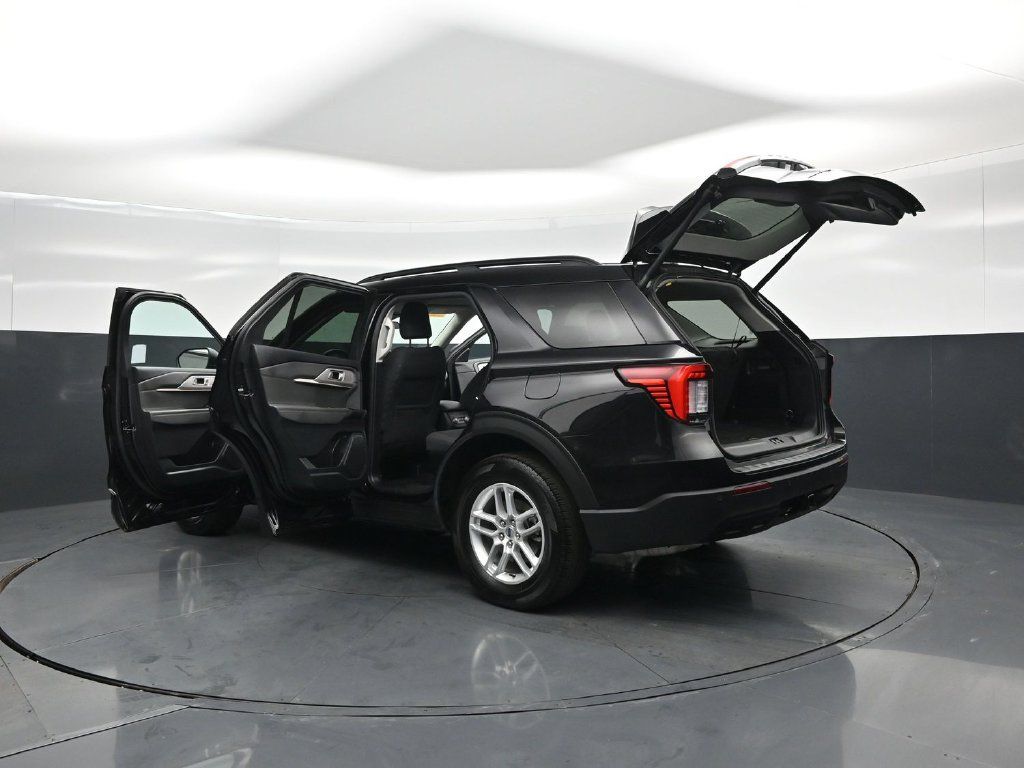 Certified 2025 Ford Explorer Active AWD/4WD image 37