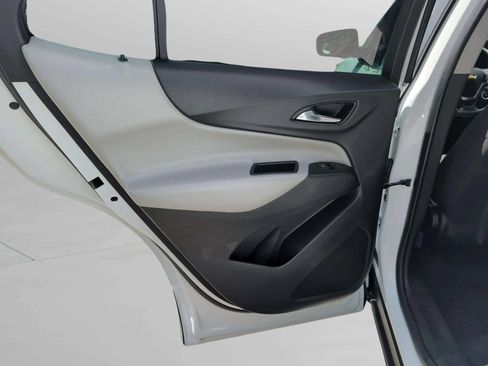 Used 2020 Chevrolet Equinox LS FWD image 29
