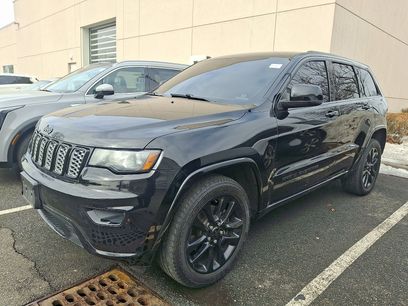 Used 2017 Jeep Grand Cherokee Altitude