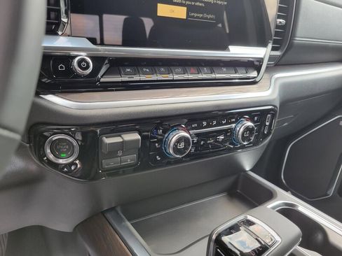 New 2026 GMC Sierra 1500 SLT image 14