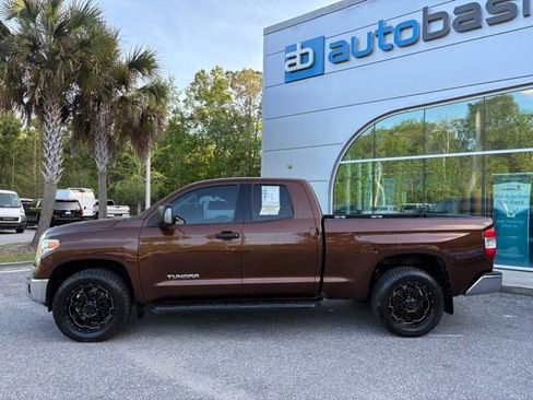 Used 2017 Toyota Tundra SR5 w/ SR5 Upgrade Package image 2