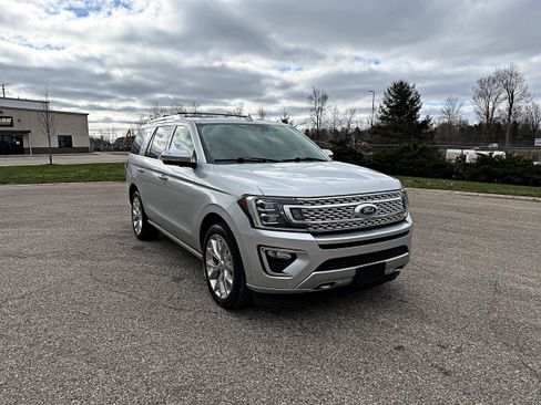Used 2019 Ford Expedition Platinum image 3