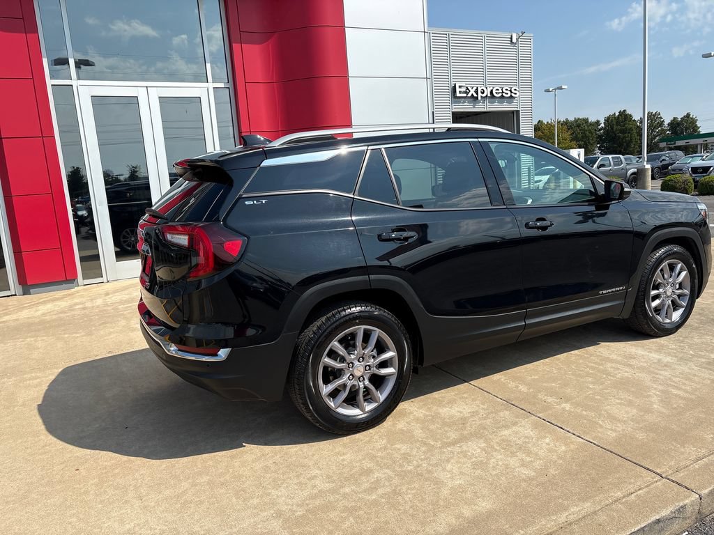 Used 2023 GMC Terrain SLT w/ Tech Package FWD image 5