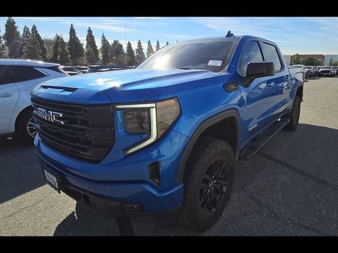 Used 2023 GMC Sierra 1500 Elevation w/ LPO, Elevation Black Package image 10