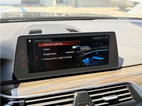 Used 2018 BMW 540i w/ Premium Package RWD image 44