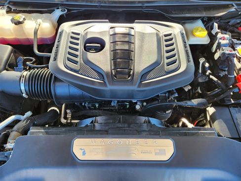 Used 2023 Jeep Wagoneer L Series II image 33