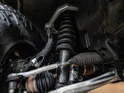 Used 2024 Ford Bronco Wildtrak image 14