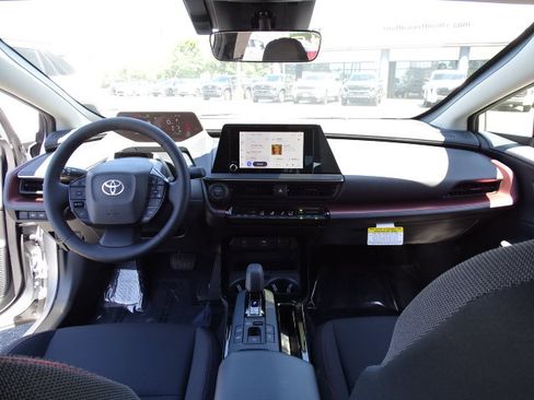 New 2027 Toyota Prius Plug-In Hybrid FWD image 15