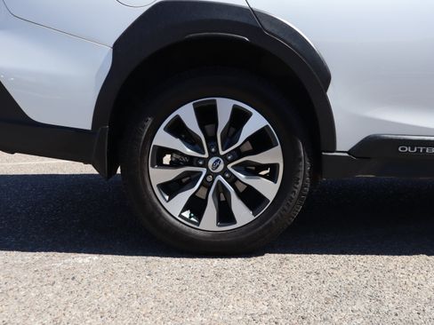 Used 2023 Subaru Outback Limited XT AWD/4WD image 12