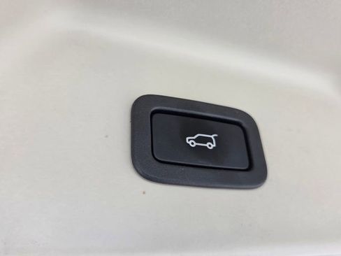 Used 2016 Land Rover Range Rover Supercharged image 19