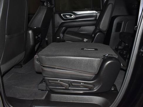 Used 2024 Chevrolet Suburban RST image 34