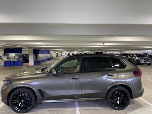 Used 2024 BMW X5 xDrive40i w/ M Sport Package AWD/4WD image 2