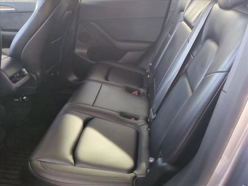 Used 2025 Tesla Model Y Long Range image 19