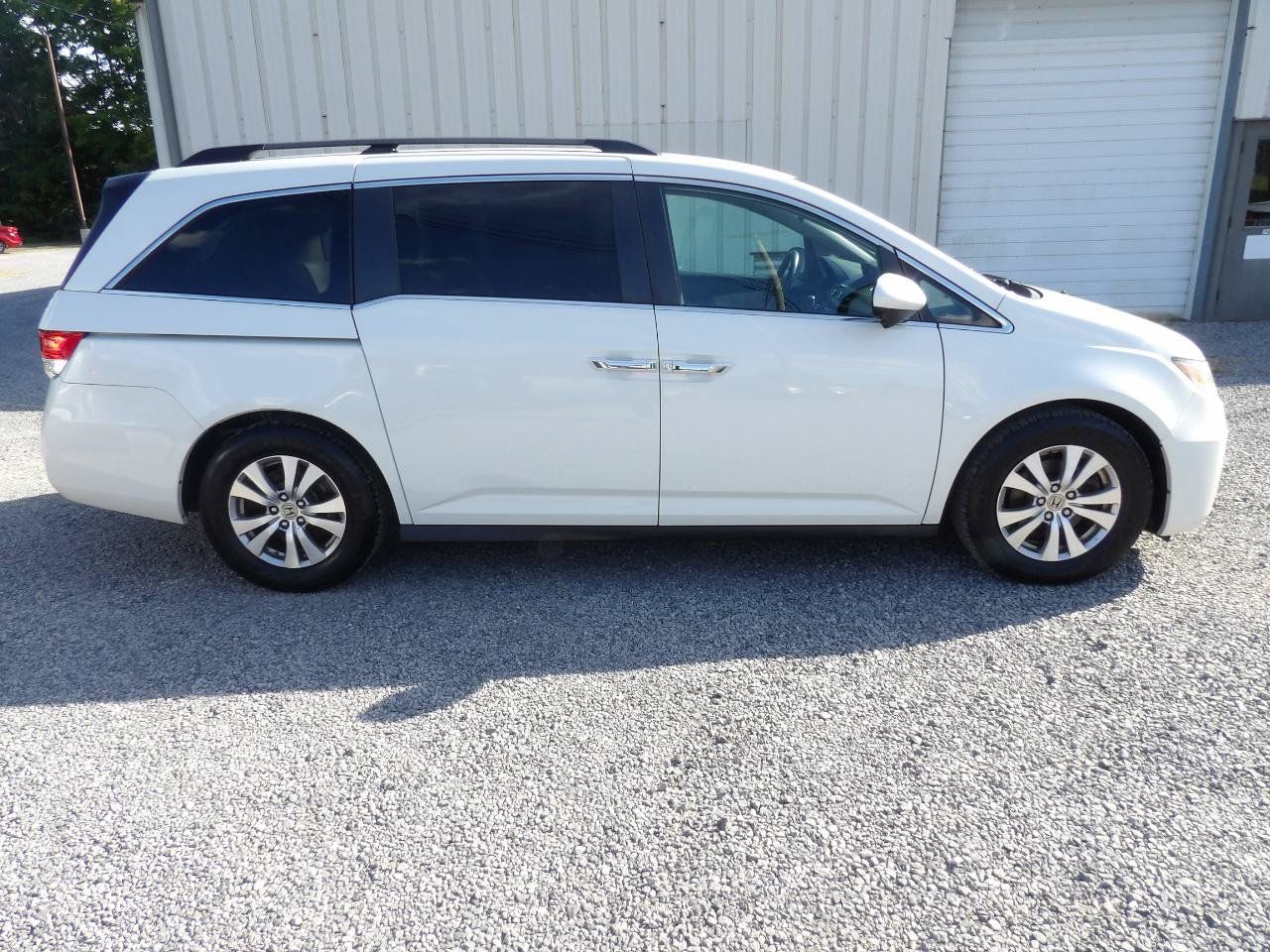 Used 2016 Honda Odyssey SE image 1