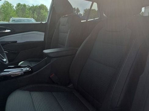 New 2026 Chevrolet Trax LT w/ LT Convenience Package FWD image 12