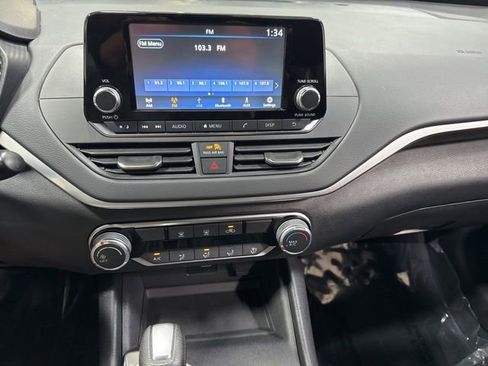 Used 2022 Nissan Altima 2.5 S FWD image 15