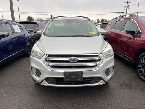 Used 2017 Ford Escape SE w/ Equipment Group 201A image 2