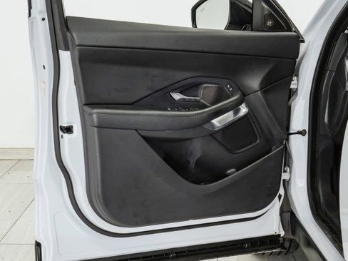 Used 2018 Jaguar E-PACE S image 41