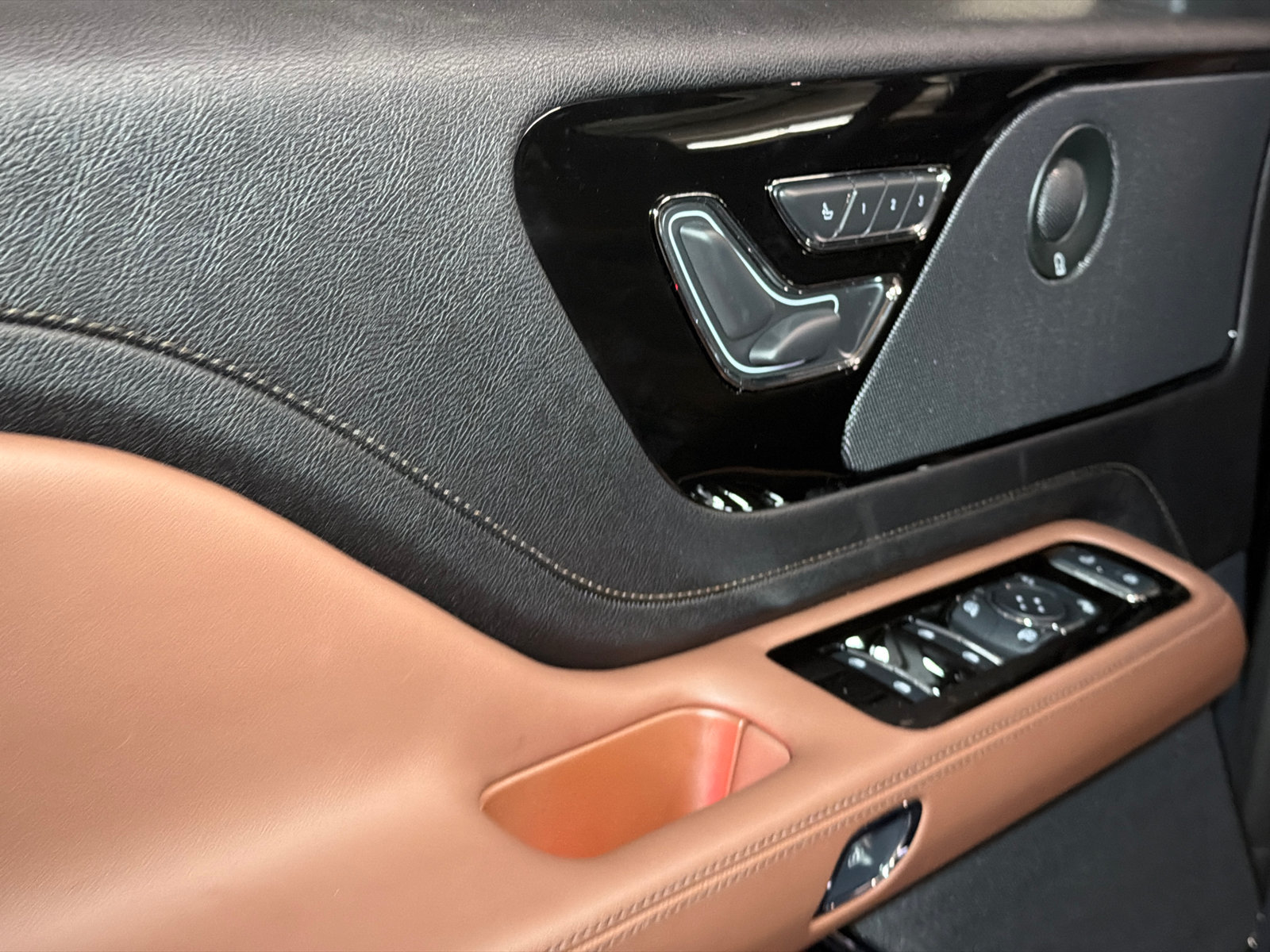 New 2027 Lincoln Aviator Reserve AWD/4WD image 19