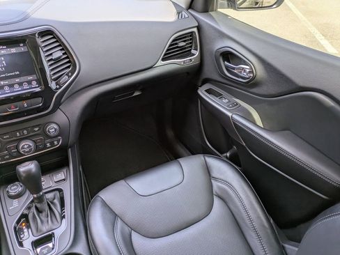 Used 2022 Jeep Cherokee Limited image 18