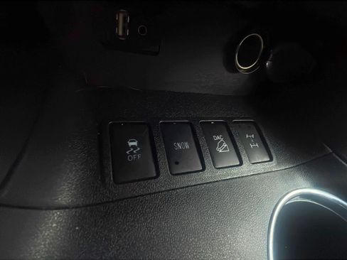 Used 2016 Toyota Highlander XLE AWD/4WD image 18