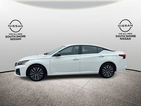 Used 2025 Nissan Altima 2.5 SV FWD image 5