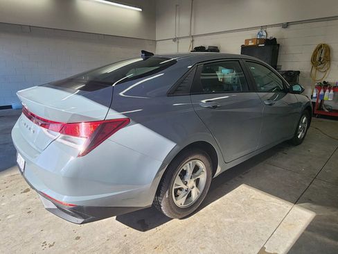 Certified 2021 Hyundai Elantra SE w/ Cargo Package FWD image 7