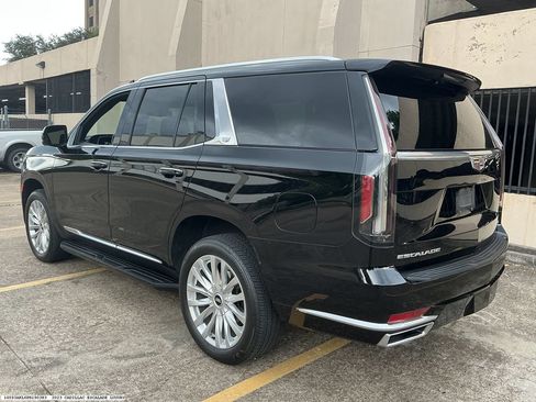 Used 2023 Cadillac Escalade Luxury RWD image 5
